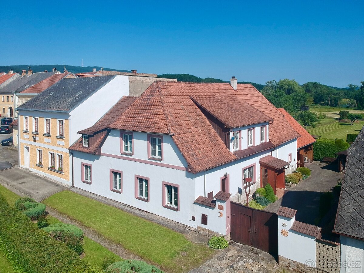 Prodej rodinného domu s pozemkem Chvalšiny, okr. Český Kruml