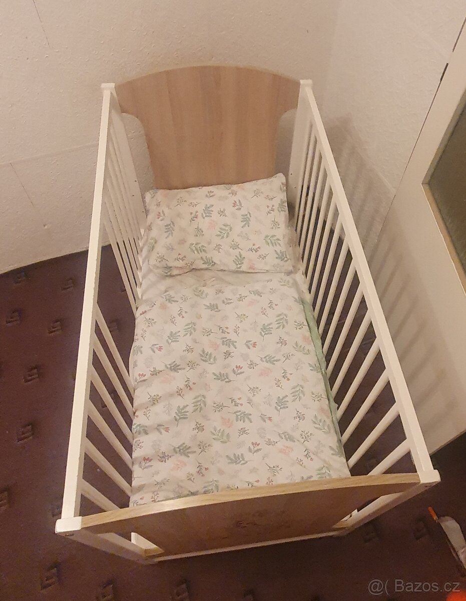 Dětská postýlka s matrací, peřinkou , polštářkem, povlečenim