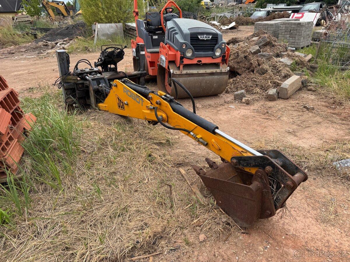 Podkopové rameno pro smykový JCB Robot
