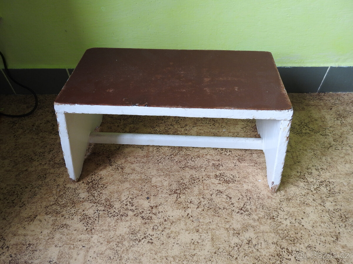 Štokrle stolička malá židle