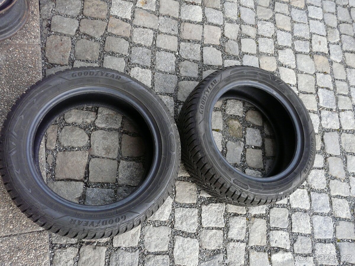 ZIMNÍ PNEU GOOD YEAR 215/55R17