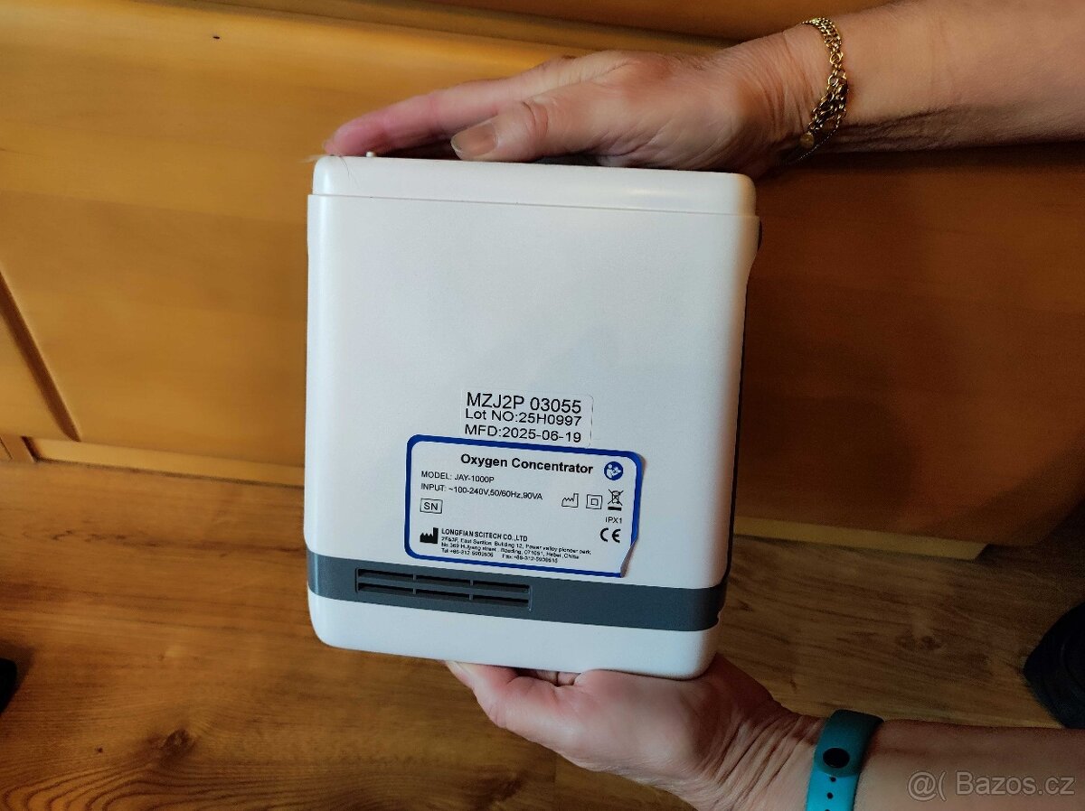 PRODÁM PŘENOSNÝ KONCENTRÁTOR LÉKAŘSKÉHO KYSÍKU