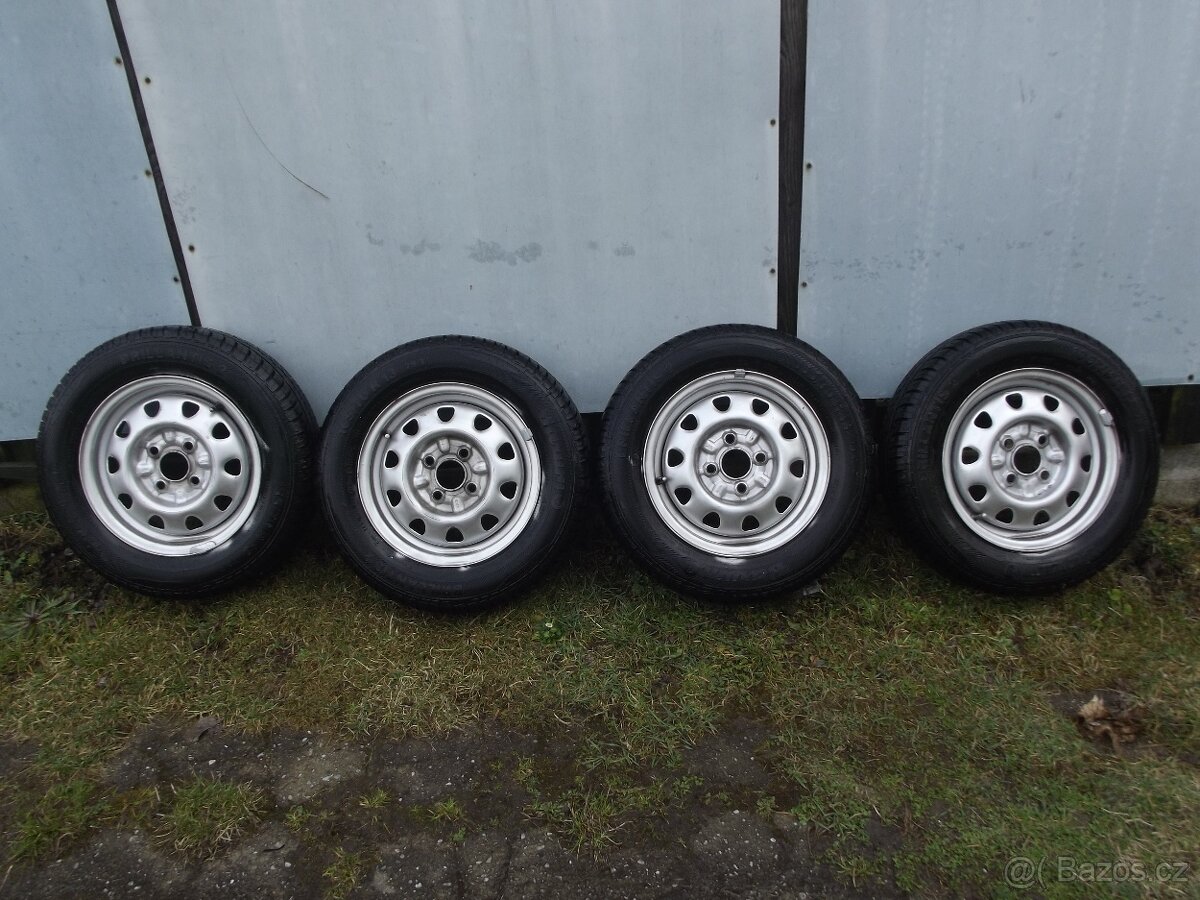 Sada kol Felicia, Favorit, VW