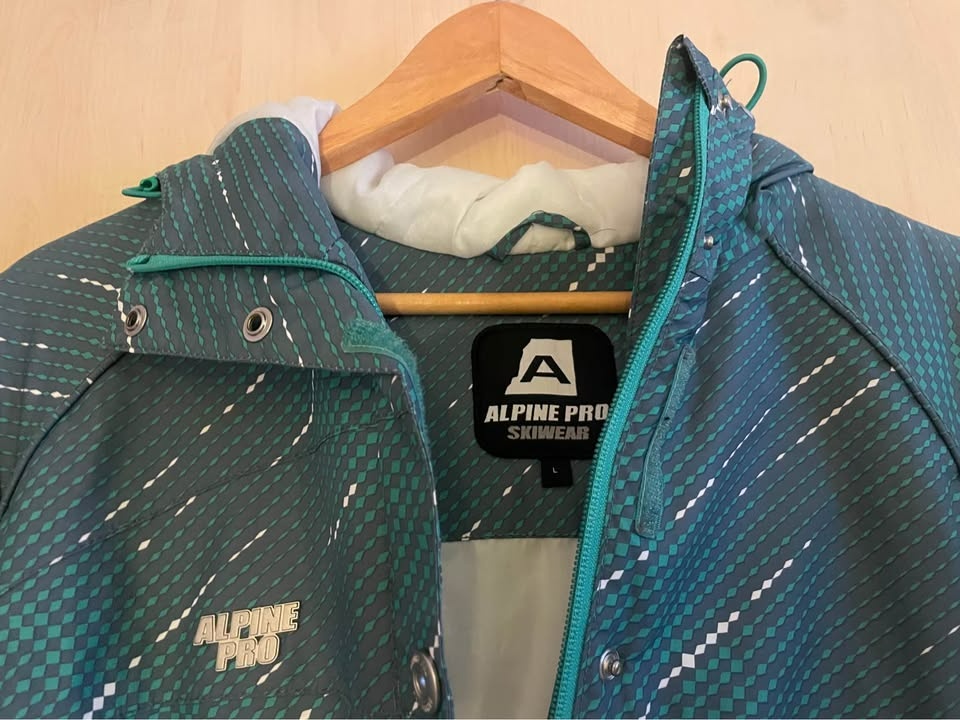 Prodám zimní lyžařskou bundu AlpinePro