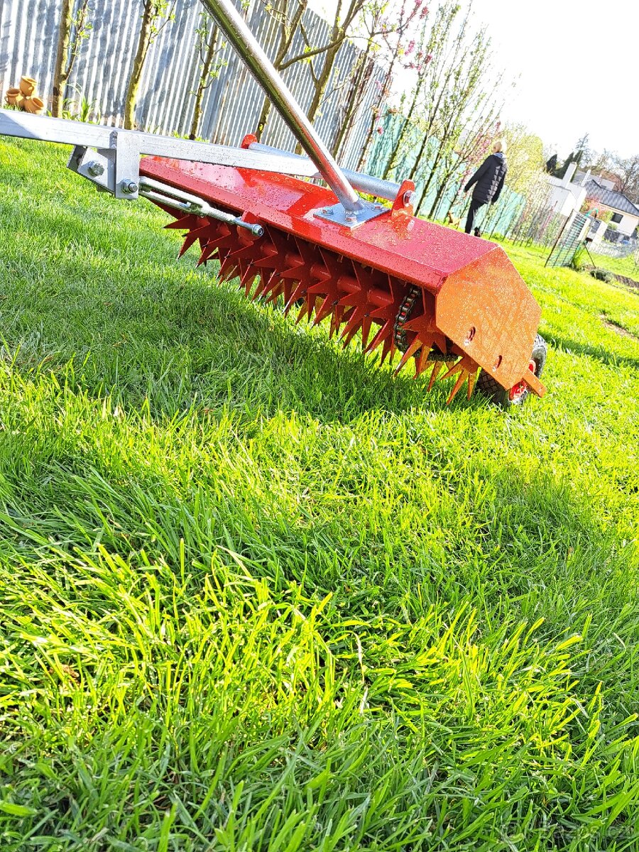 Provzdušnovač trávníku tažený