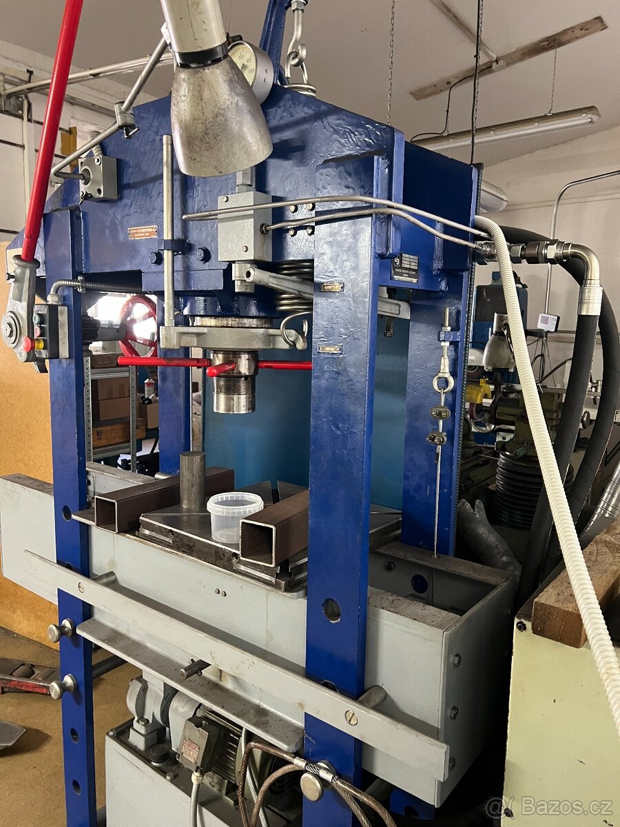 Hydraulický lis CDM 80