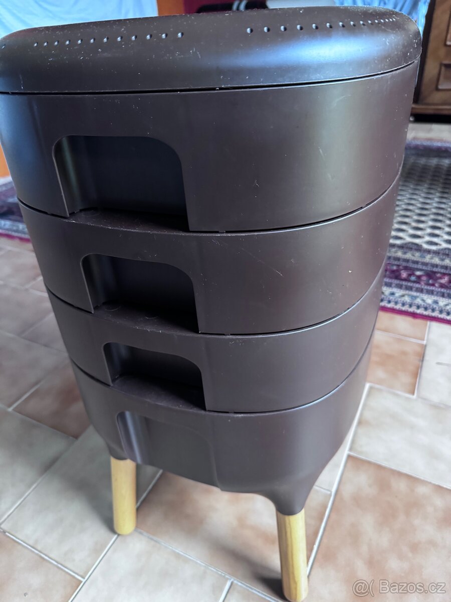 Vermikompostér tmavě hnědý