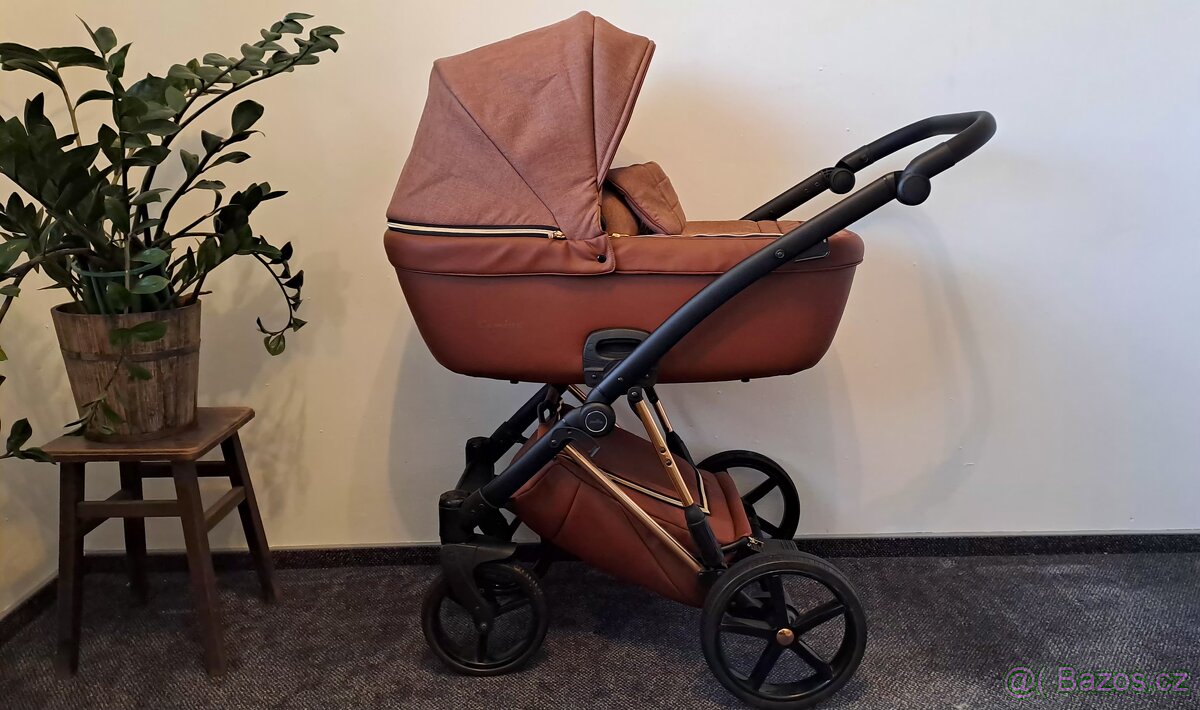 Prodám kočárek zn. Jasmine v ZÁRUCE