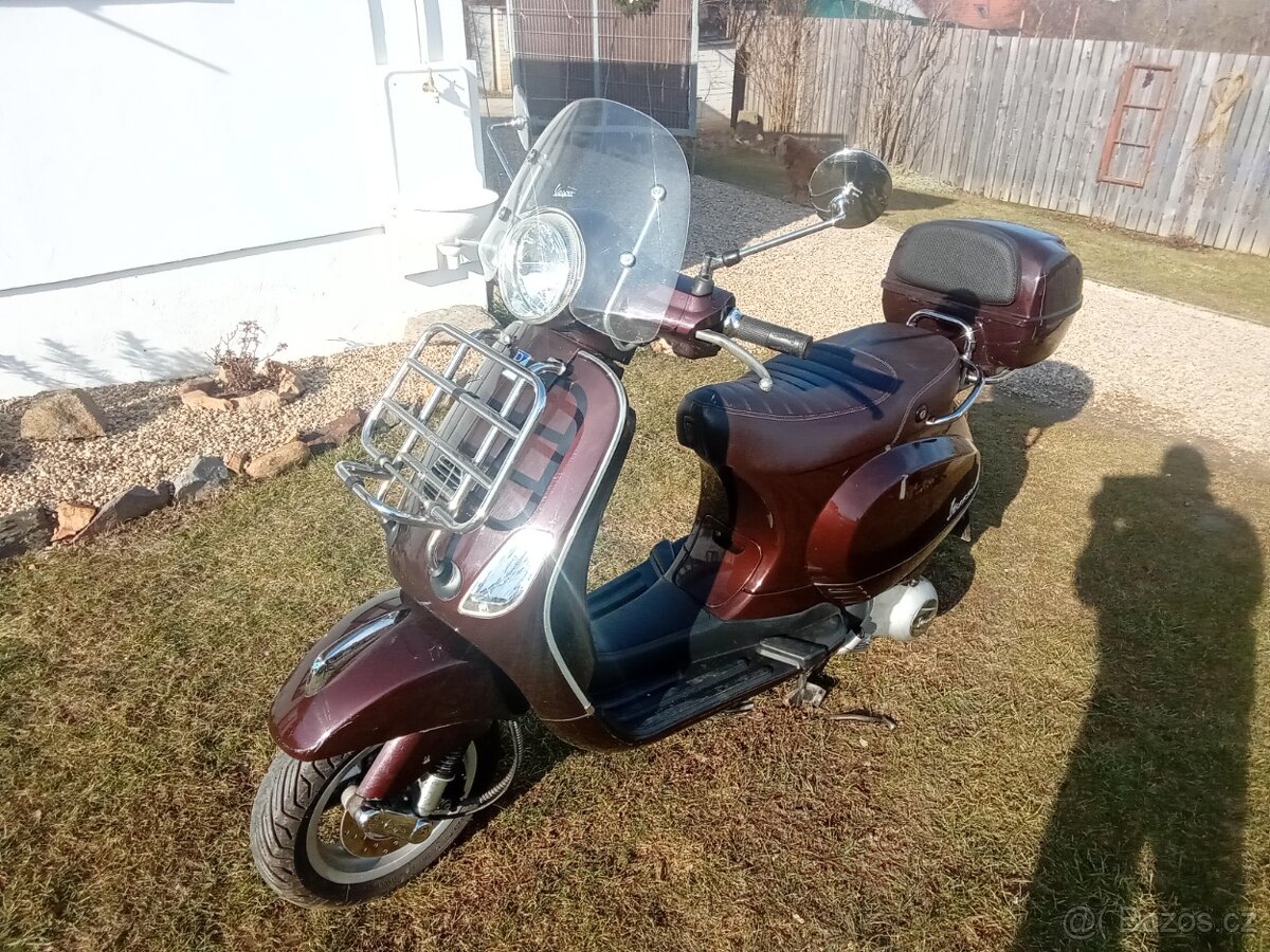 Prodám Vespu LX150 i e.
