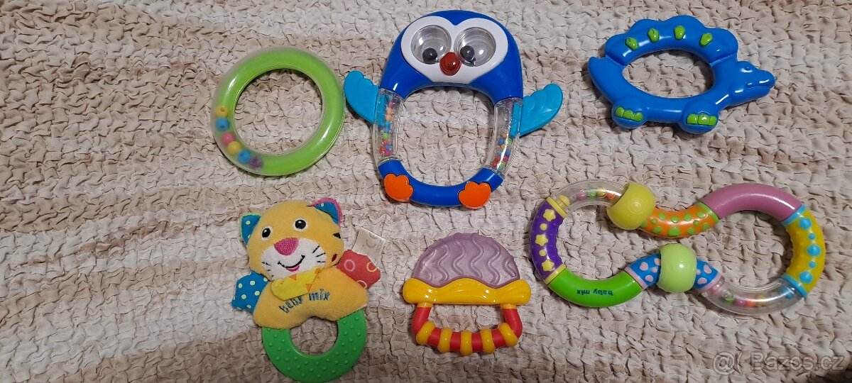 Hračky pro nejmenší-chrastítka,šustítka