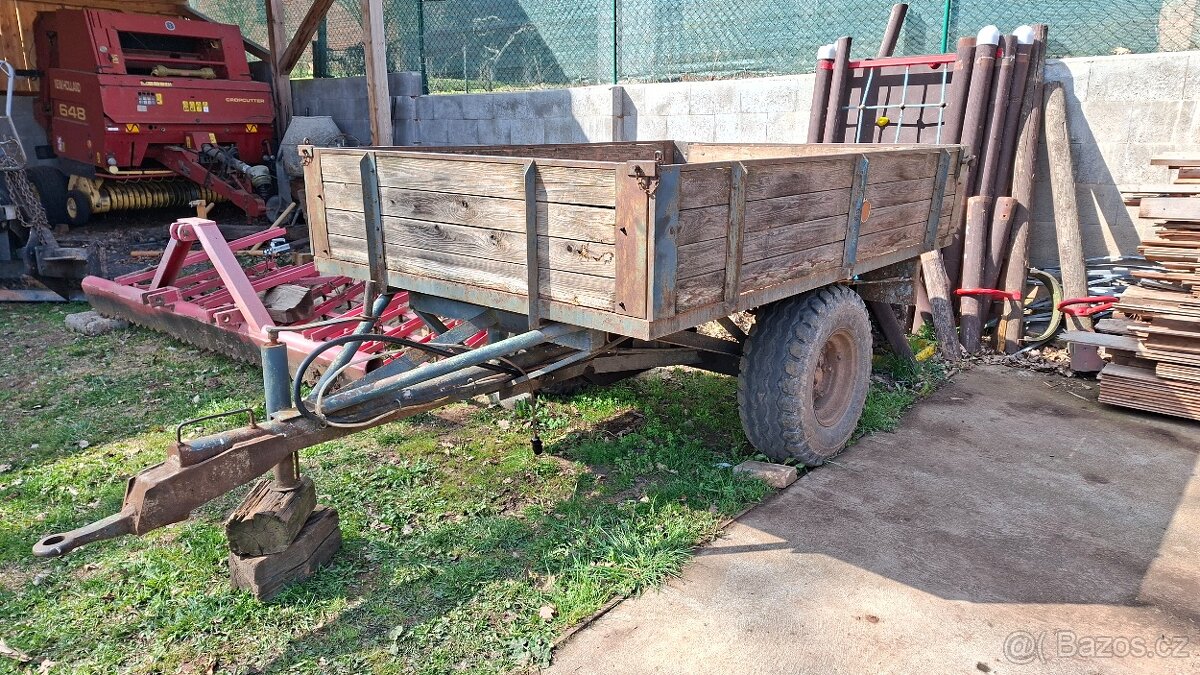 Přívěs za traktor