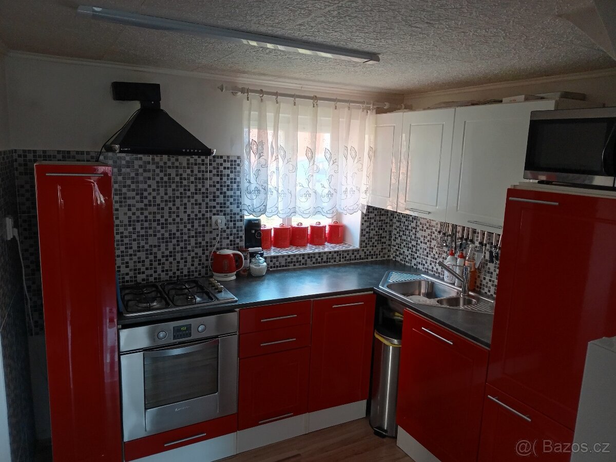 House, 140 m², land 1300 m²
