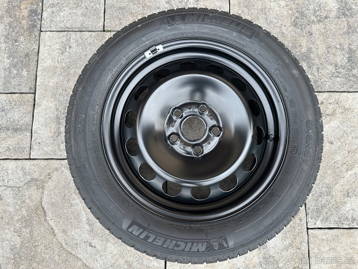 Plechový disk s pneu Michelin 5x112 et46 205/55/R16