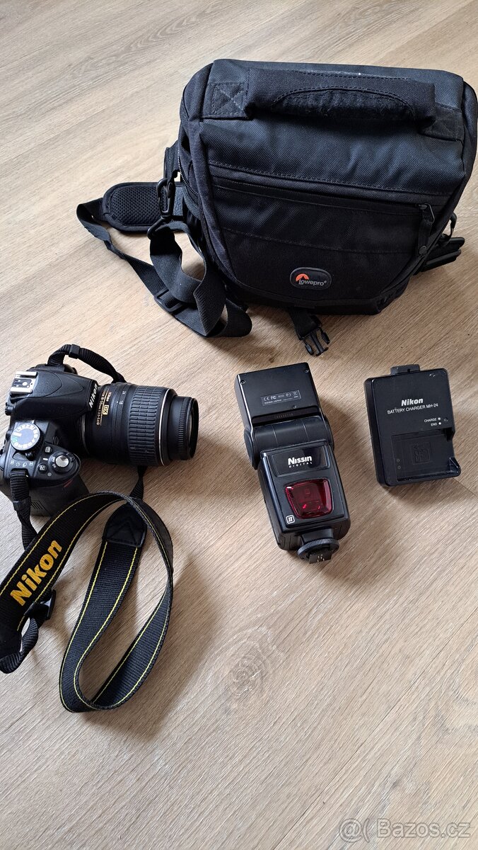 Nikon D3100 18-55 mm VR+ Nissin blesk Di622 Mark II + Brašna