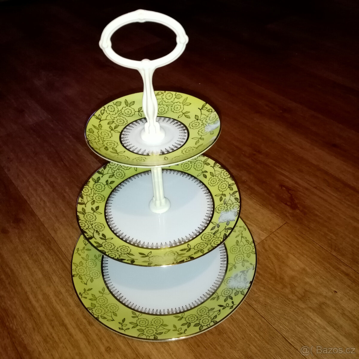 Prodá starý etažér, český porcelán
