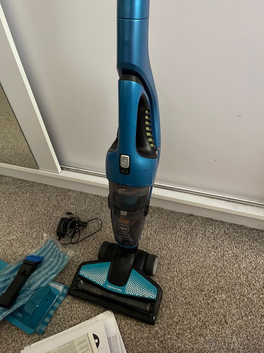 Tyčový vysavač Phillips PowerPro Aqua 3 v 1.
