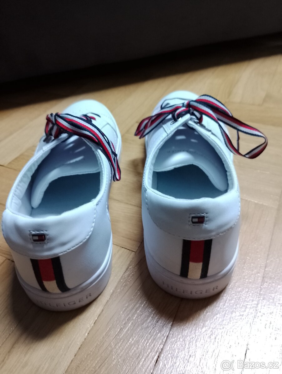 Tenisky značka TOMMY HILFIGER vel. 41