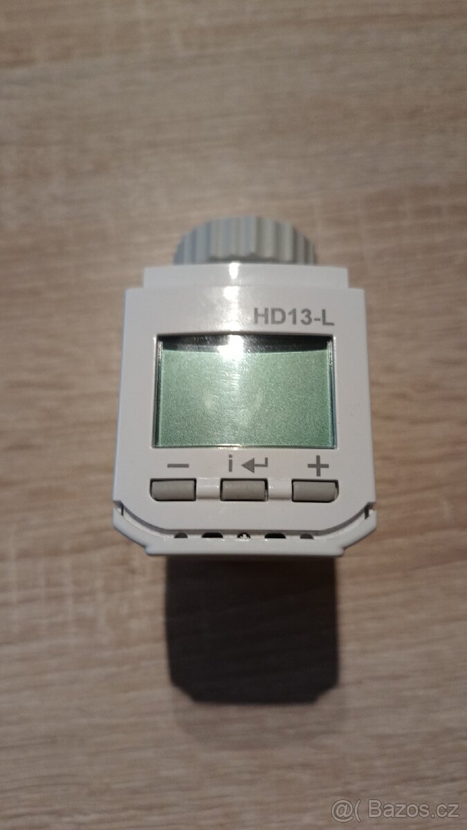 Digitální programovatelná hlavice na topení