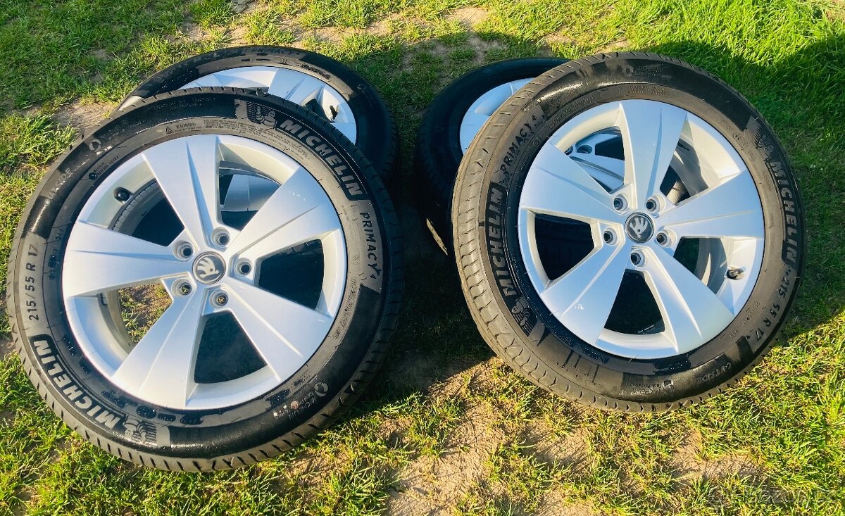Originální alu sada Škoda Superb, 215/55/17, Michelin