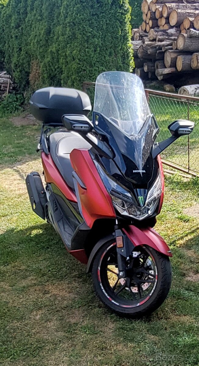 Honda Forza 125