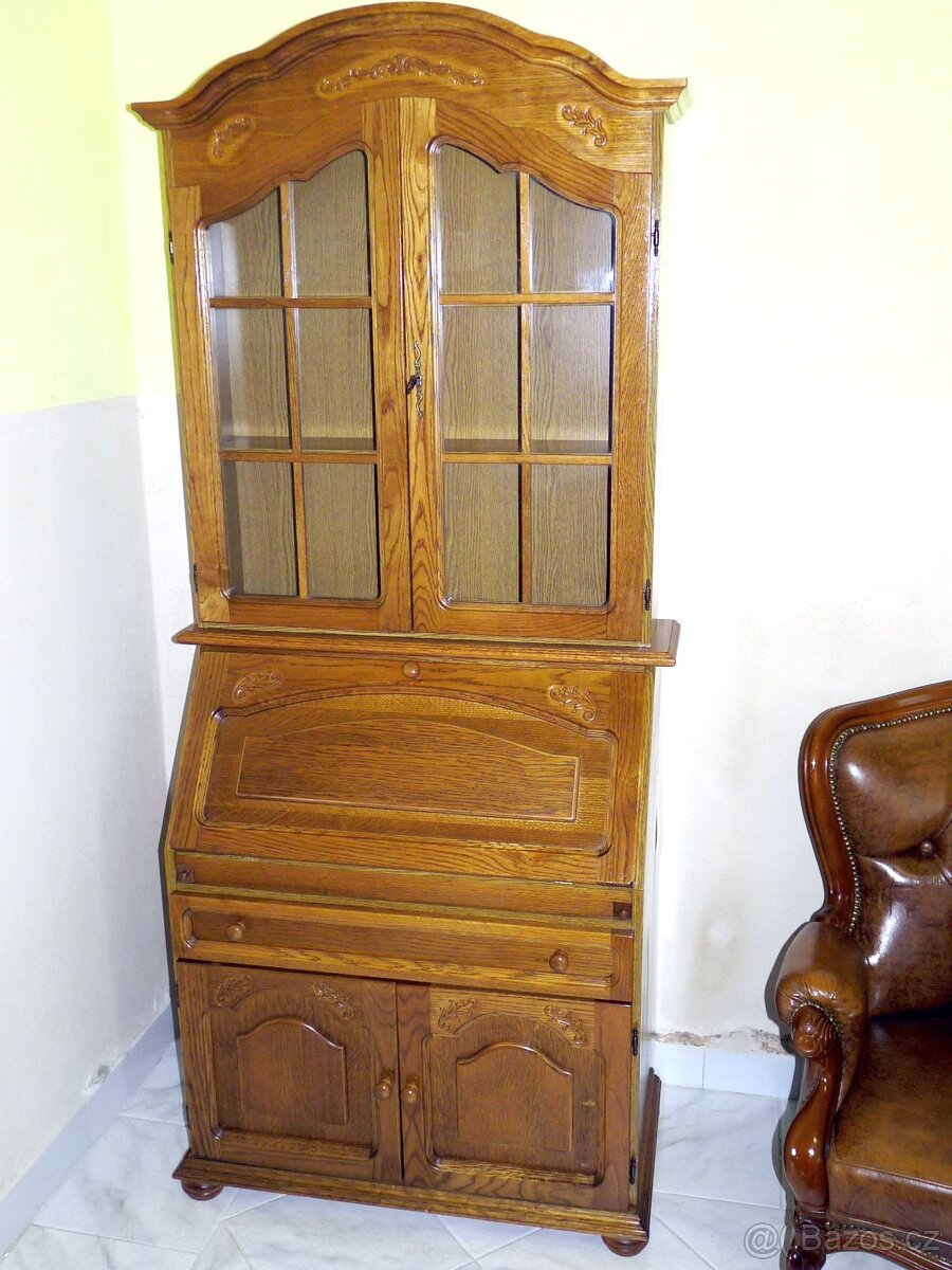 stylový sekretář s nadstavbou