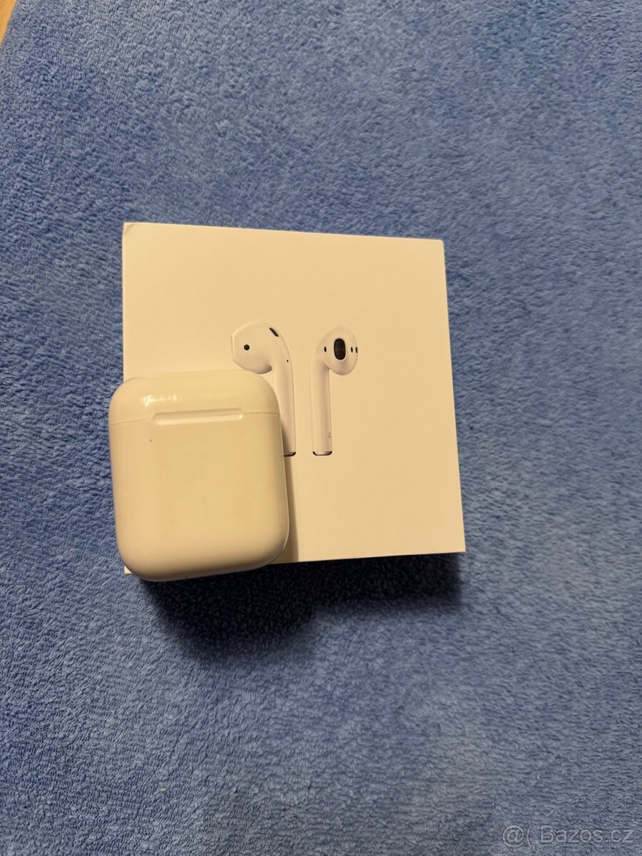 Apple AirPods 2019