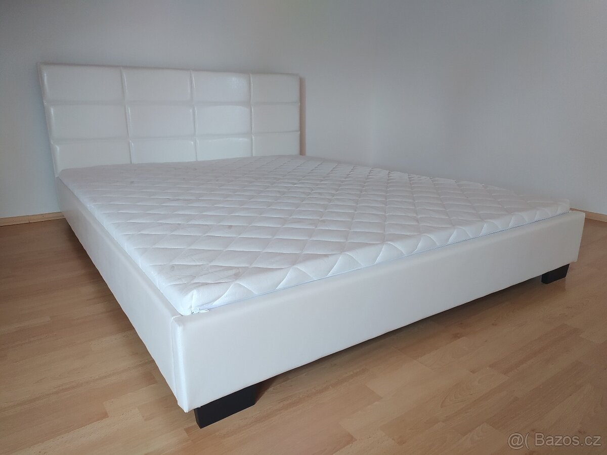 Moderní postel dvoulůžko z eco kůže včetně matrace Nová