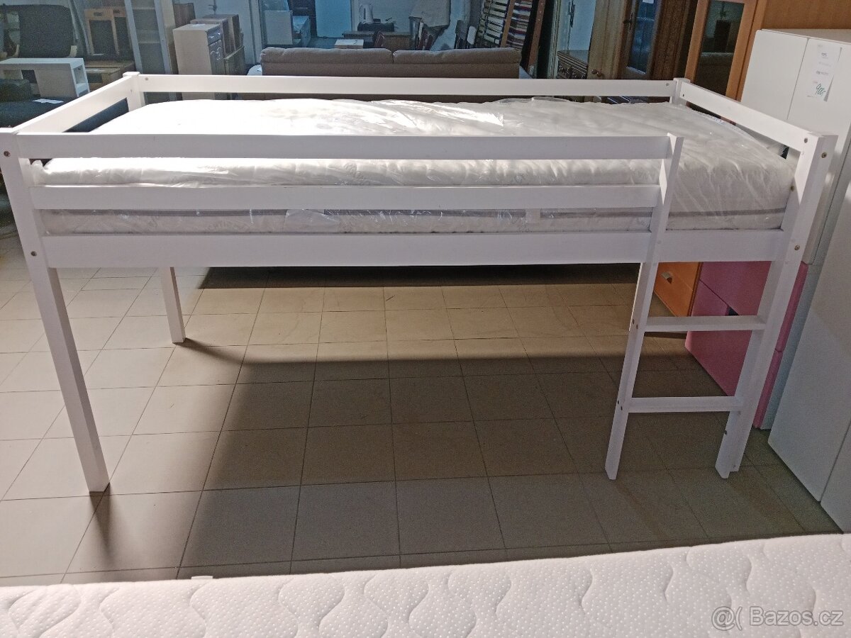 Vyvýšená postel 90x200cm.