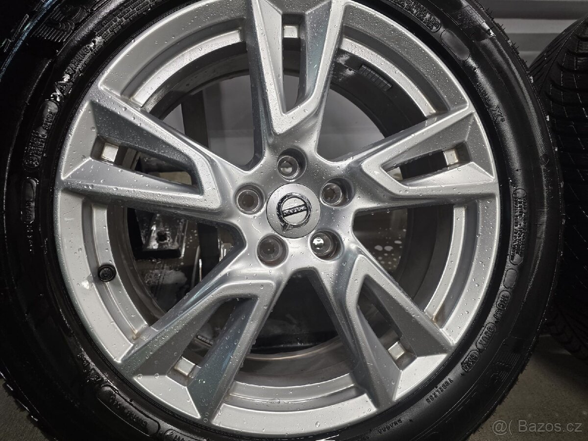 Zimní alu kola Volvo XC40 R18