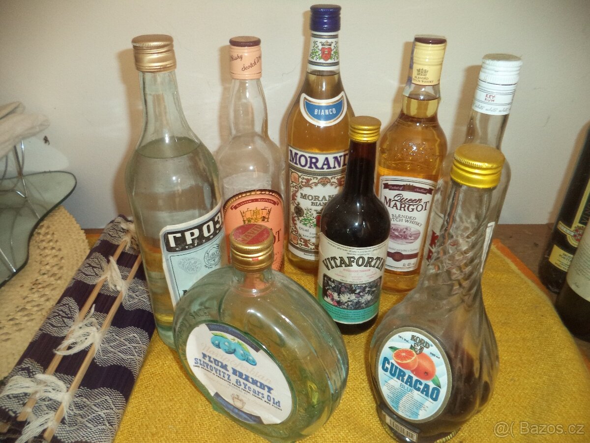 lahve s alkoholem - pro sberatele