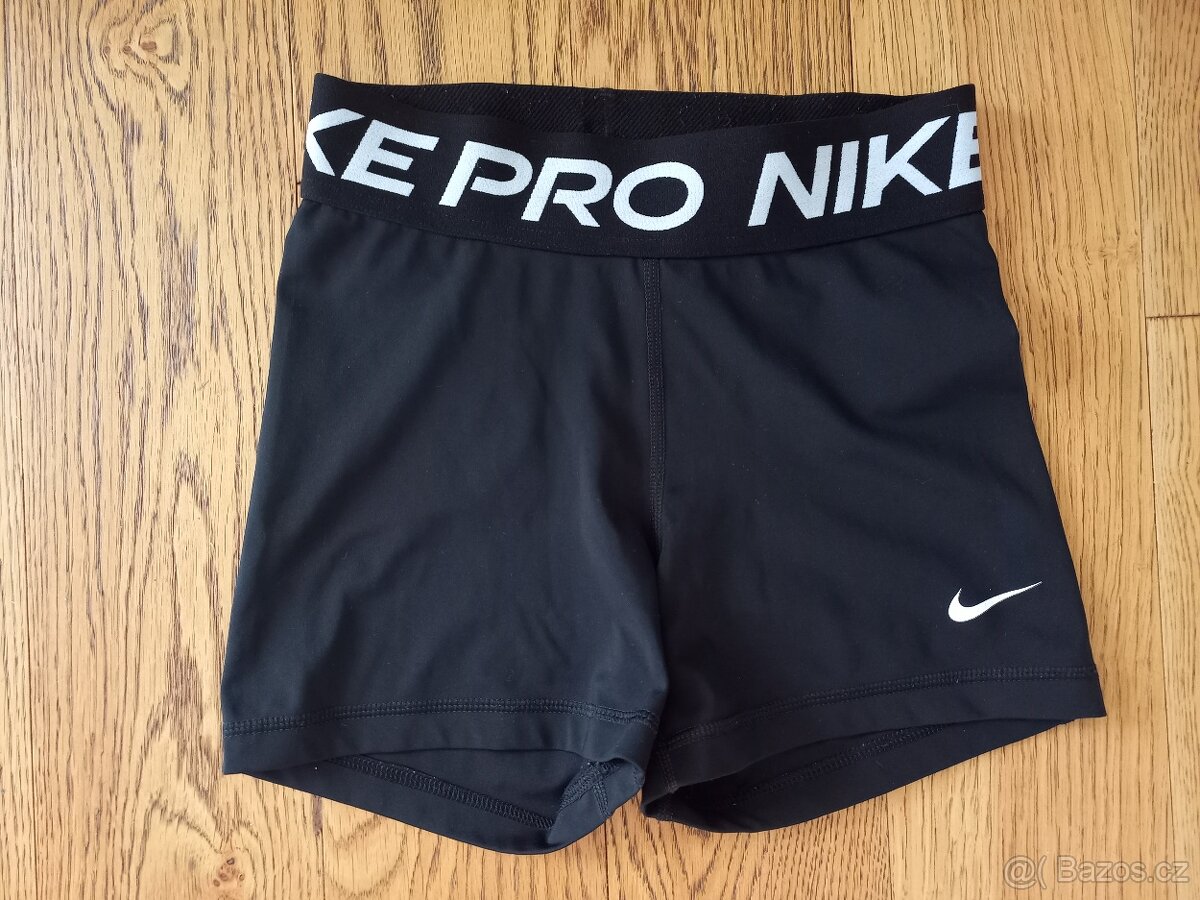 Dívčí kraťasy NIKE PRO dri fit XS černé XS (v.128)