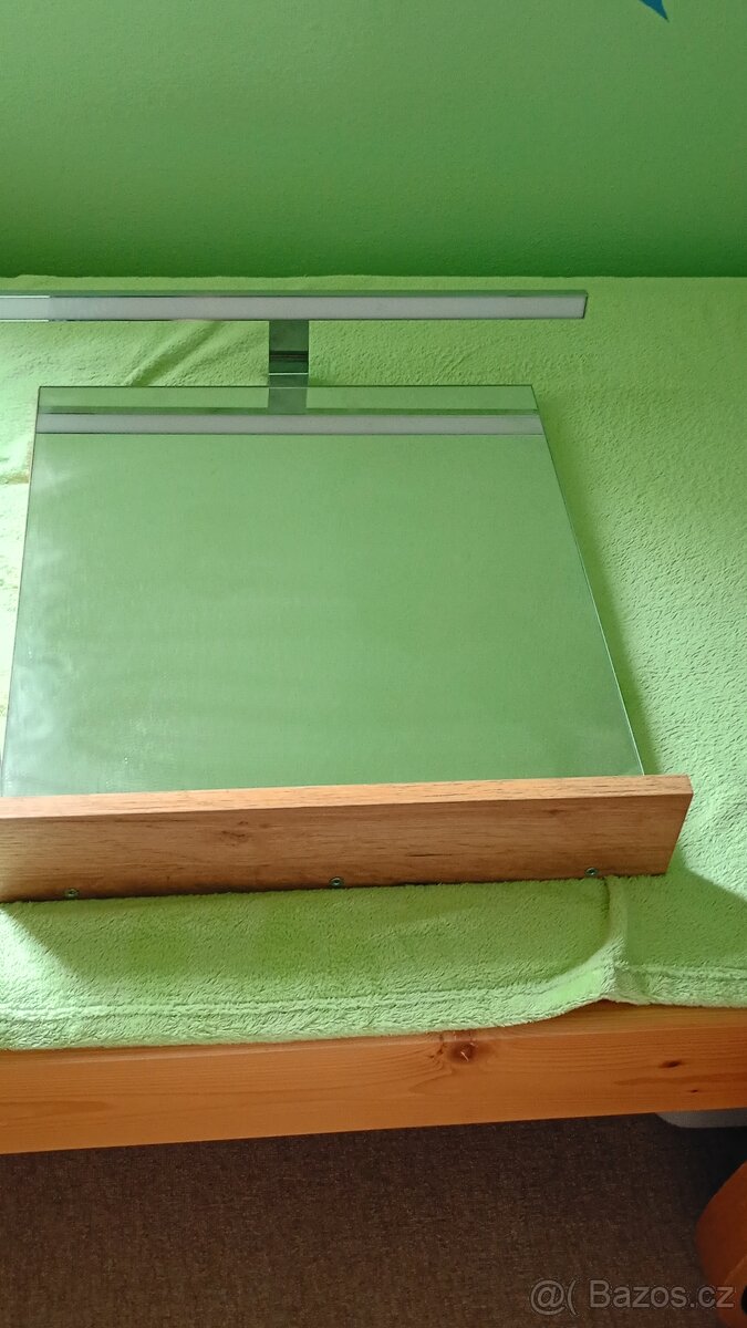 Zrcadlo s led světlem