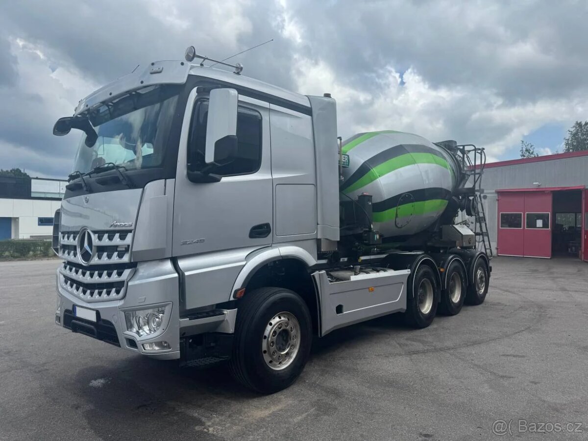 MB Arocs 3245 8x4 domíchávač betonu