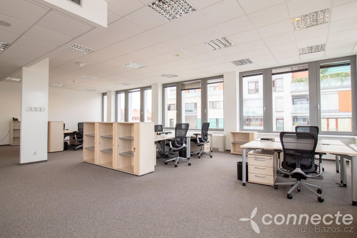 Pronájem kancelářských prostor 193 m2, 4 místnosti, Praha 8
