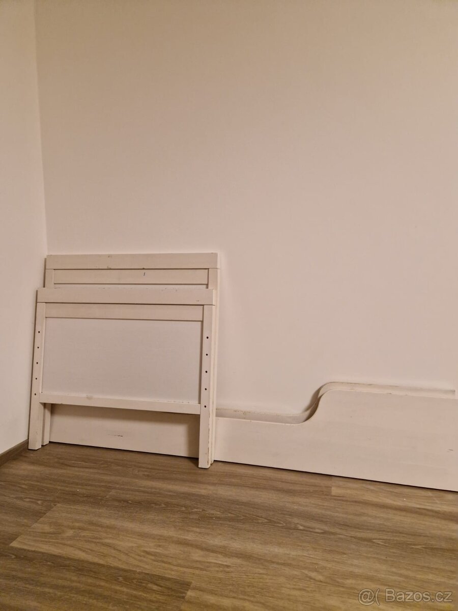Rostoucí dětská postel s roštem