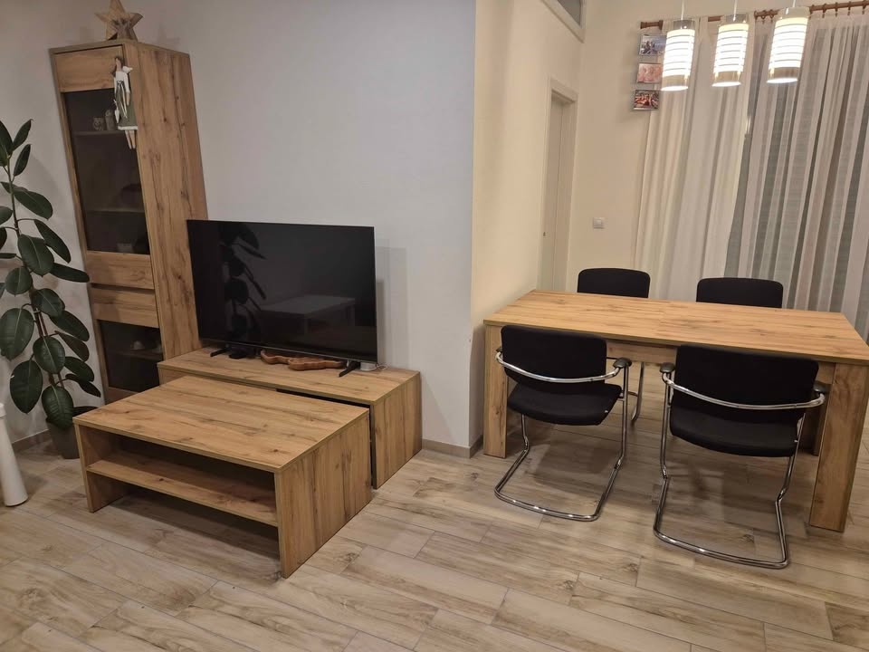 Prodám nábytek do obývacího pokoje