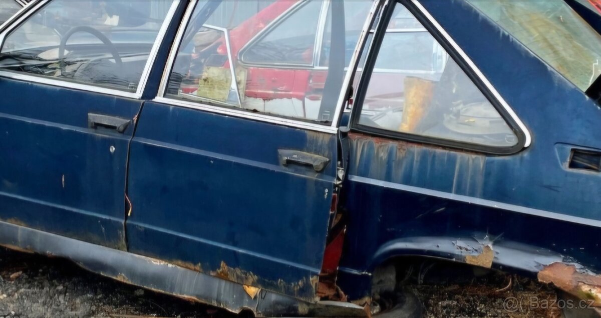 Tatra 613- nepoužitelný vrak s doklady