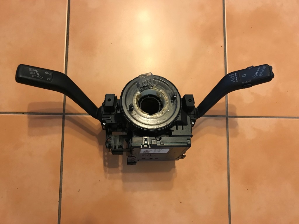 VW PASSAT B6 - 3C - 2005-2010 - páčky pod volant