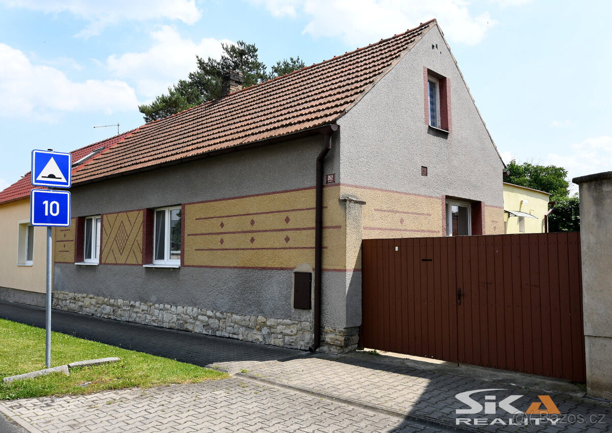 Prodej rodinného domu s velkou zahradou, 825 m2 - Černčice