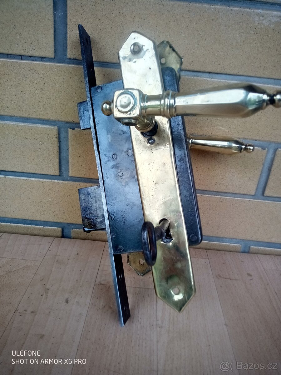 Zámek dveřní kompletní funkční