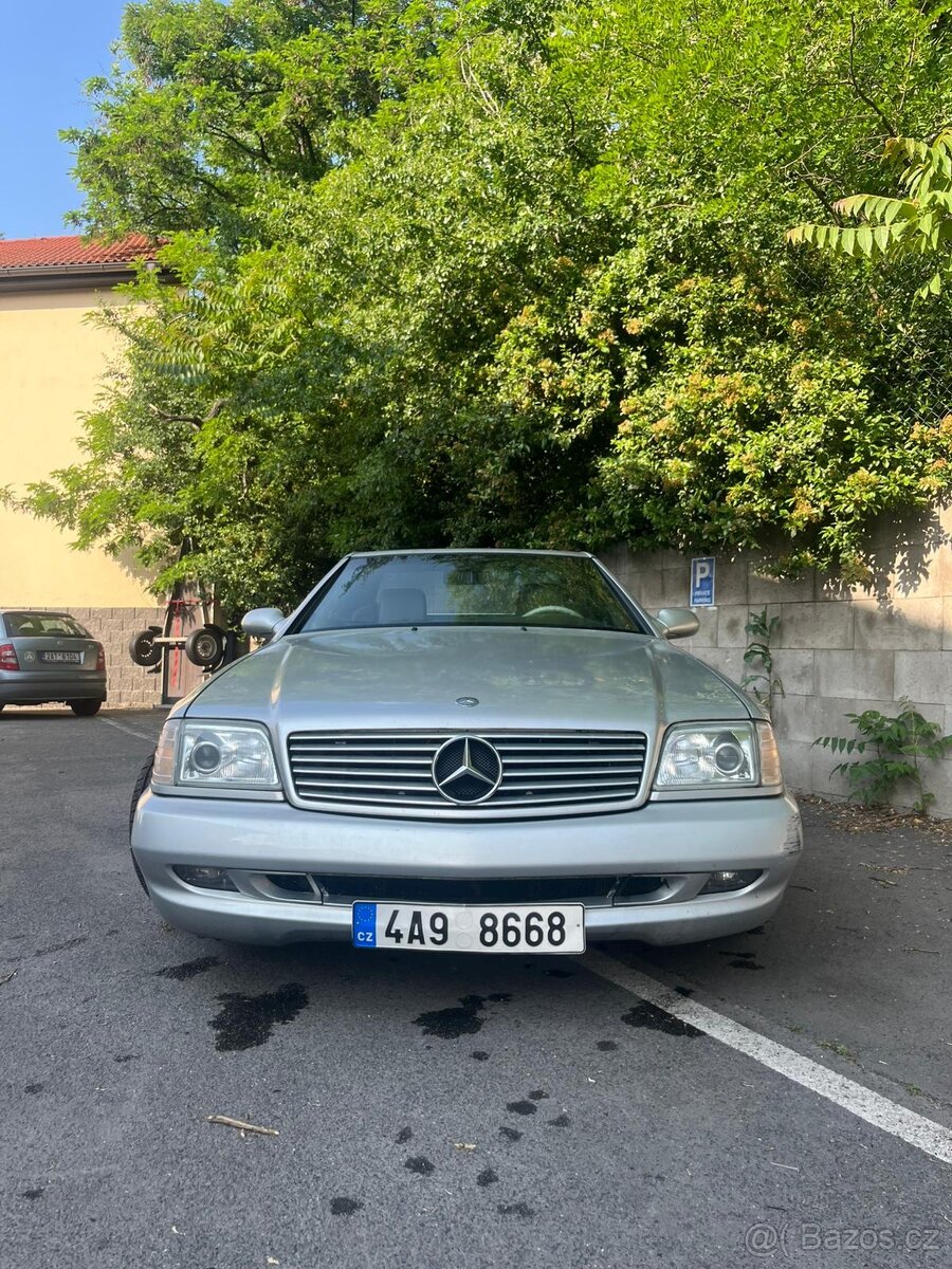 SLEVA. Mercedes-Benz SL 500 „Silver Arrow“