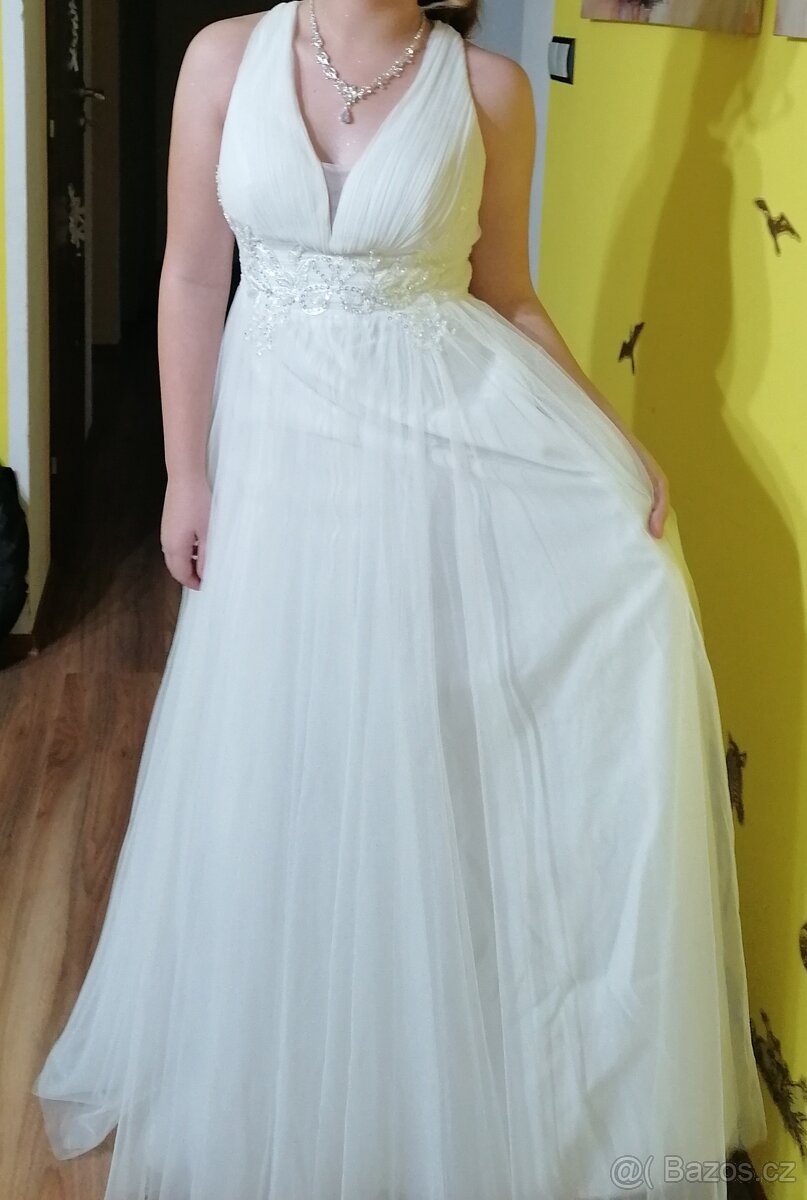 Svatební šaty