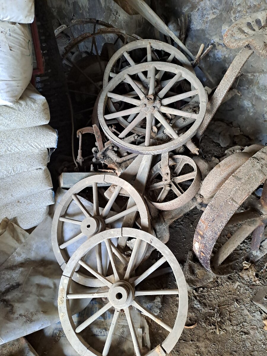 Historické zemědělské stroje