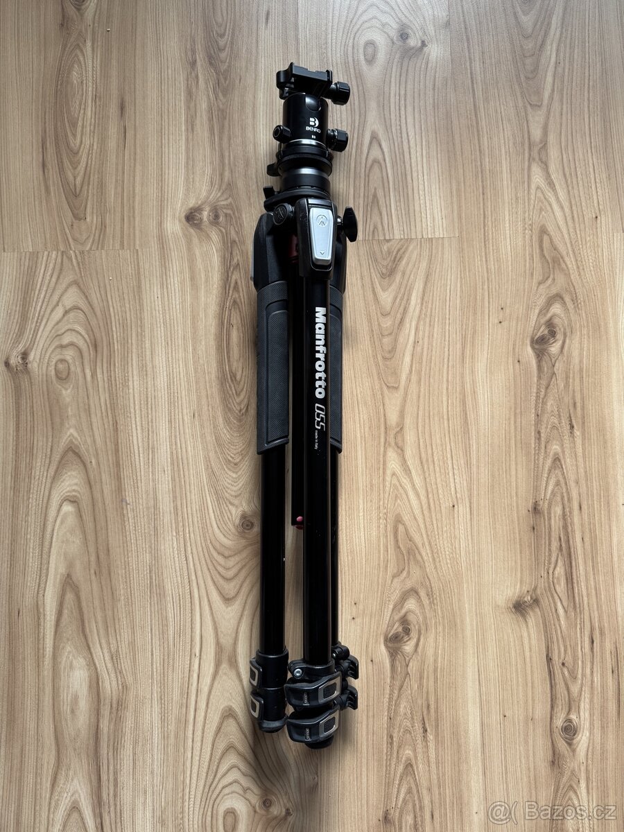 Stativ Manfrotto + hlava Benro B3