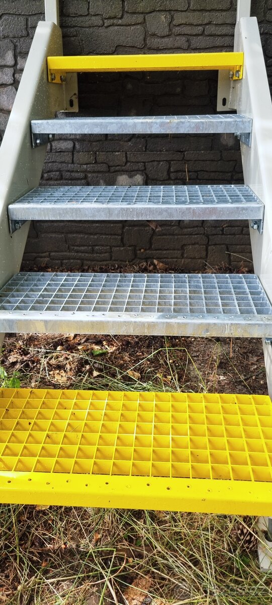 KOMAXITOVÉ SCHODIŠTĚ