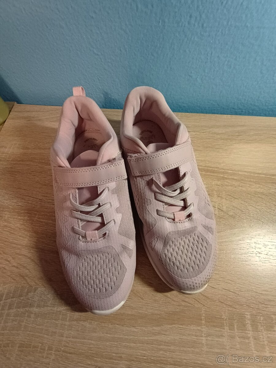 Botasky,sportovní obuv - vel.37