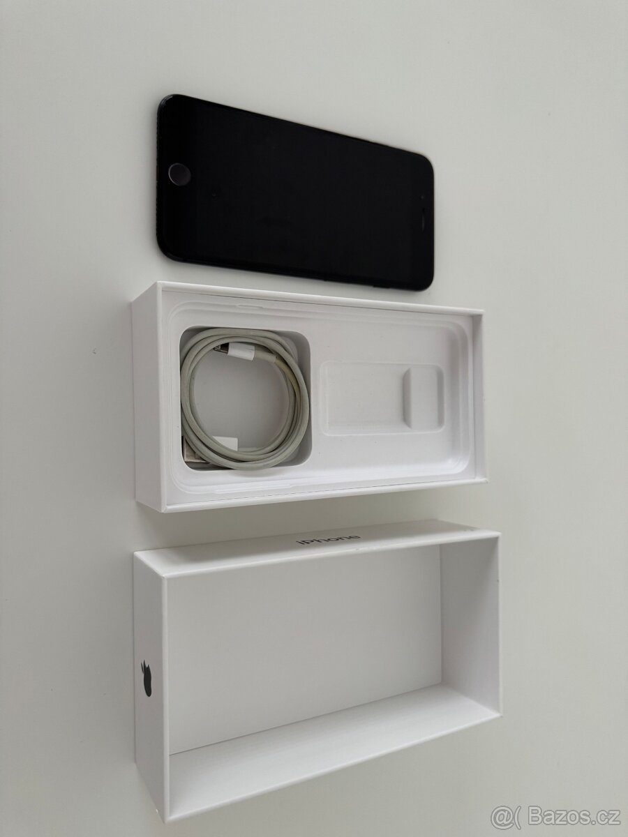 Apple iPhone 7, 32GB, black