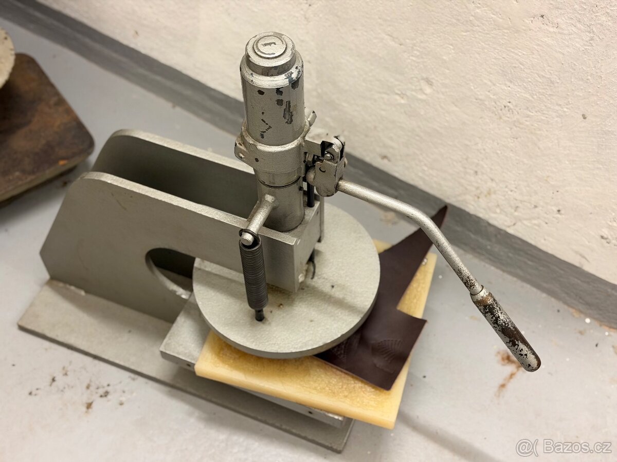 Výsekový lis Minke