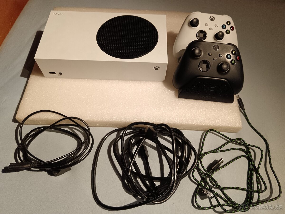 Xbox Series S,SSD 512 GB,+ 2x ovladač