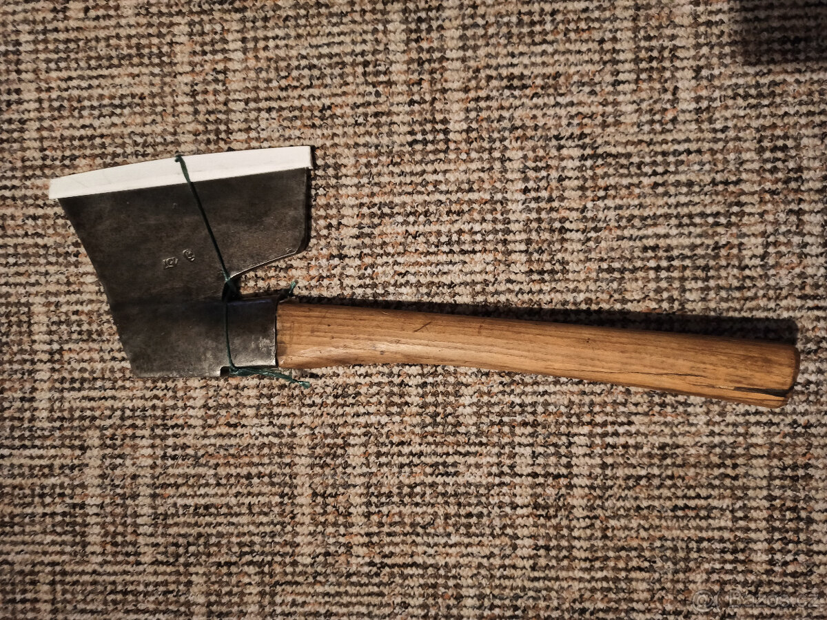 Sekera 1700g